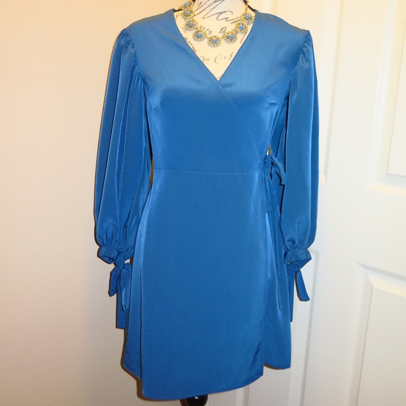 TopShop ☆ *NWT* Tie Cuff Wrap Mini Dress Sz US6 - Picture 3 of 8